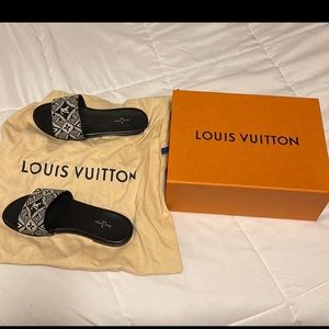 SOLD‼️ Authentic Louis Vuitton 1854 Jacquard Sandals